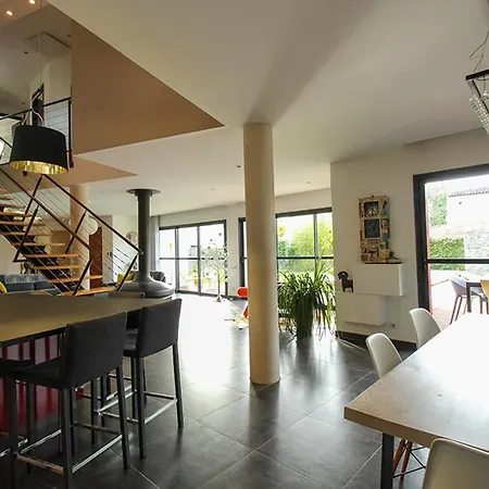 La Des Temps Modernes Villa *